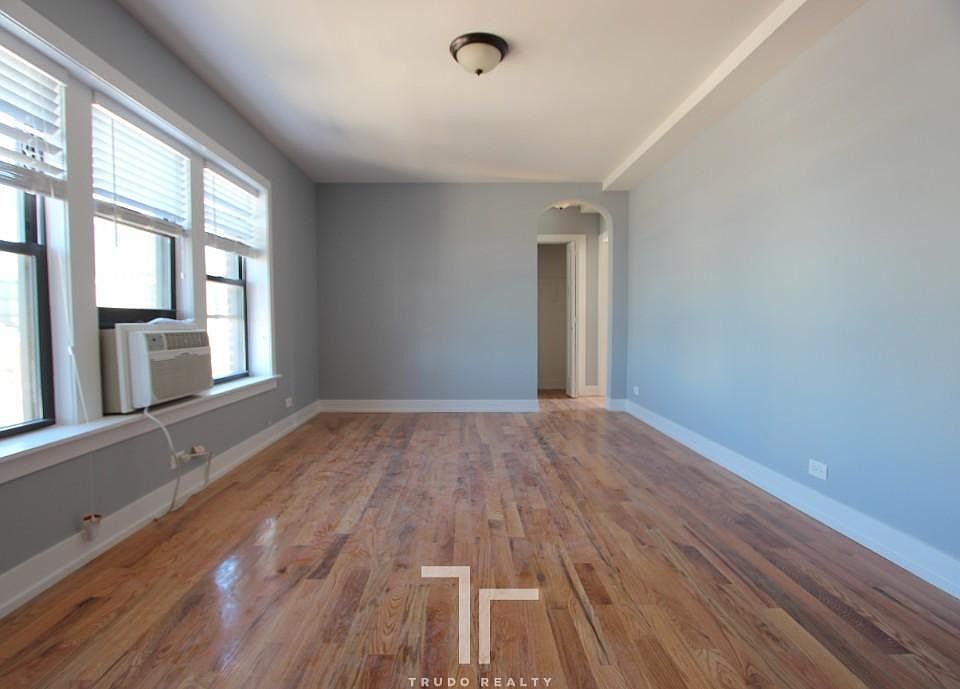 1st image of 540 W Arlington Pl