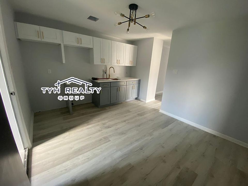 1st image of 429 S 12th St Floor 3