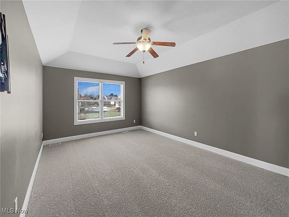 5th image of 655 Winslow Dr