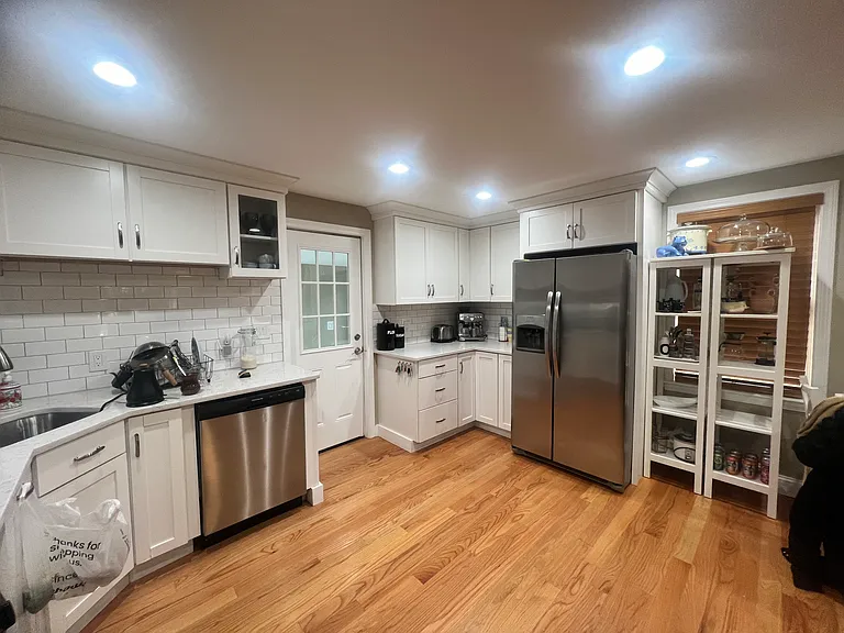 416 Circuit St — Photo 2