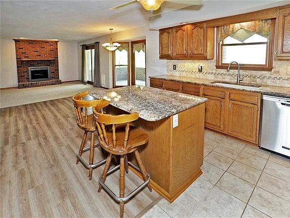 5th image of 109 Penn Woods Ct