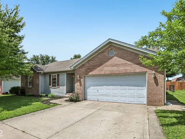 56 Clear Spring Ln, Trafalgar, IN 46181