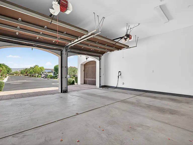 81675 Thunder Gulch Way — Photo 47