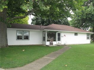401 Sunset Dr, Shelbyville, IN 46176
