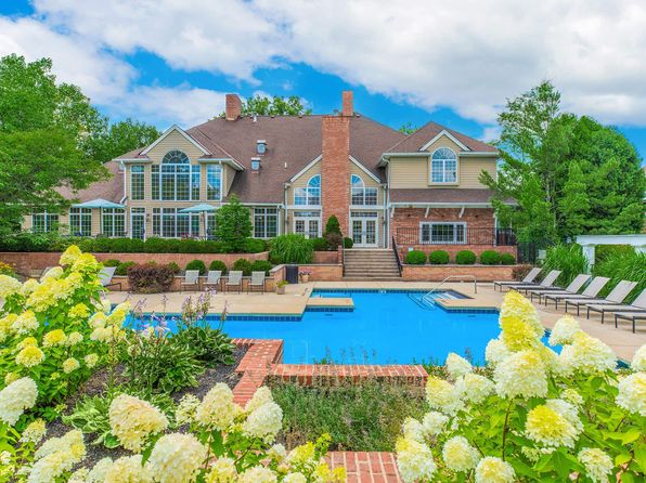 26900 Amhearst Cir #5-204