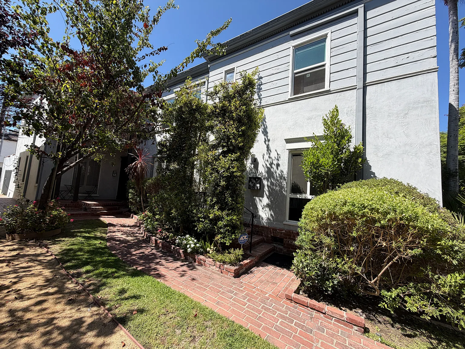 1 bed, 950 sqft, $3,500 — Photo 3