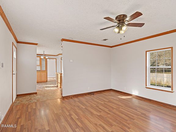 4th image of 202 Blanco Dr