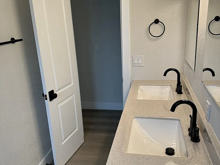 442 Smith Ave #1 — Photo 15