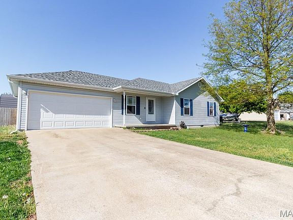 2nd image of 1123 Applelane Dr