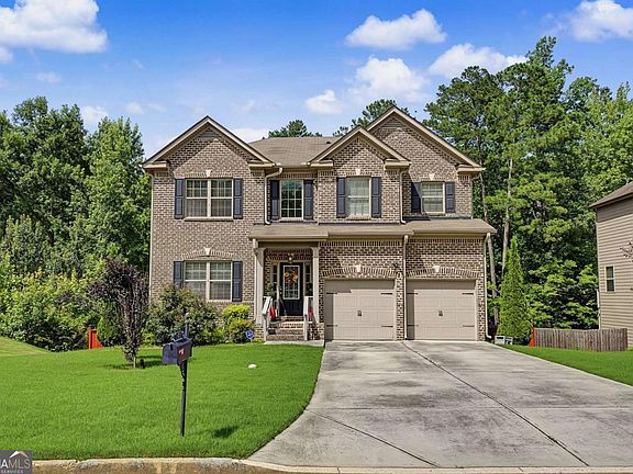 3rd image of 670 Silver Oak Dr