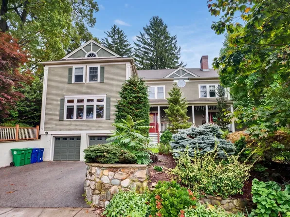 26 Princeton St Unit 26, Newton, MA 02458