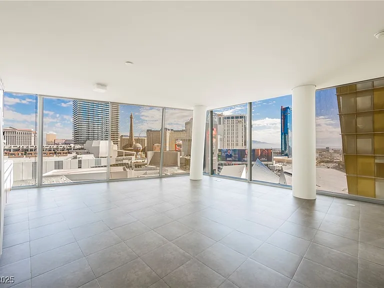 3726 Las Vegas Blvd S #1012 — Photo 1