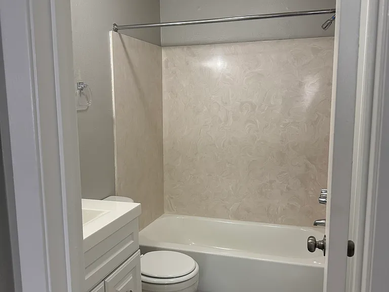 708 24th St #708 — Photo 3