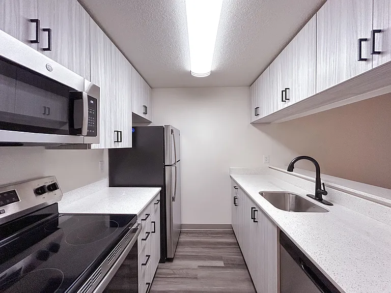 Stone Creek Apartments Beaverton — Photo 15