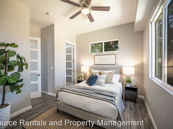 4th image of 6753 N Elman St #12064126