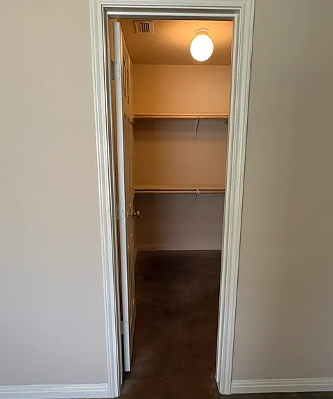 219 Windmill Hl — Photo 11