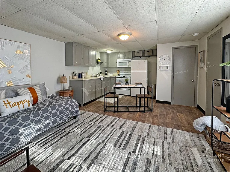 2323 E Cherry St — Photo 18