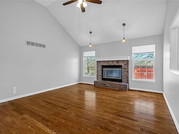 4th image of 407 Woodson Ln