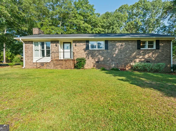 203 Needlecrest Dr, Gray, GA 31032