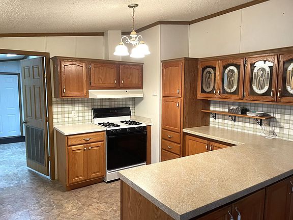 4th image of 2379 Lincoln Park Ln