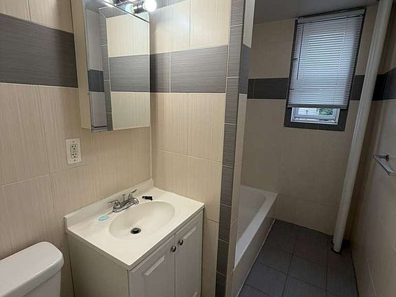 4th image of 8 Garrison Ave #23
