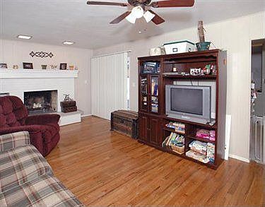 5th image of 3326 Shady Dr