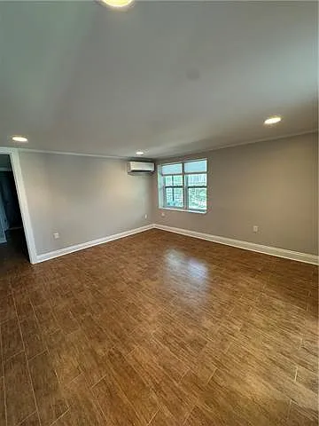 102 Friedrichs Ave — Photo 10