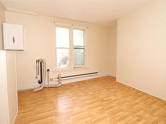 4th image of 24 Barnes Road
