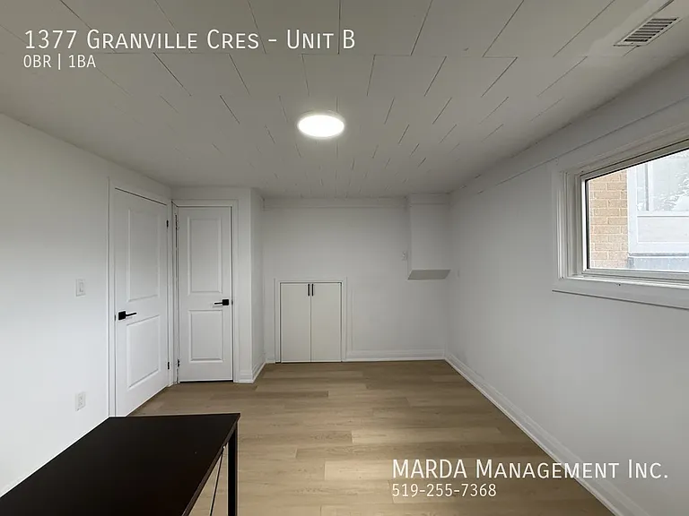 1377 Granville Cres #B — Photo 7