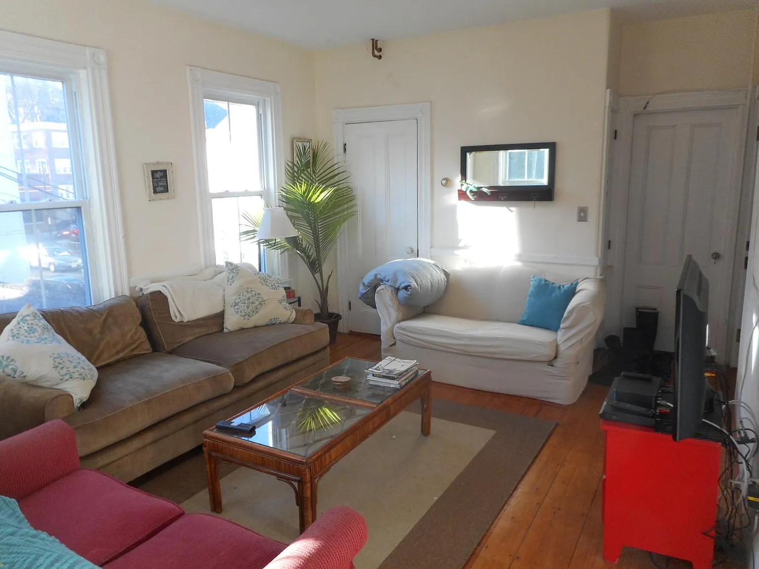 4 bed, 1600 sqft, $1,025 — Photo 1