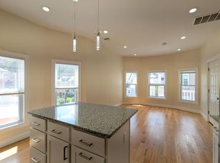 2 Sacramento Pl #1, Cambridge, MA 02138