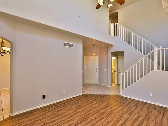 4th image of 1442 E June St