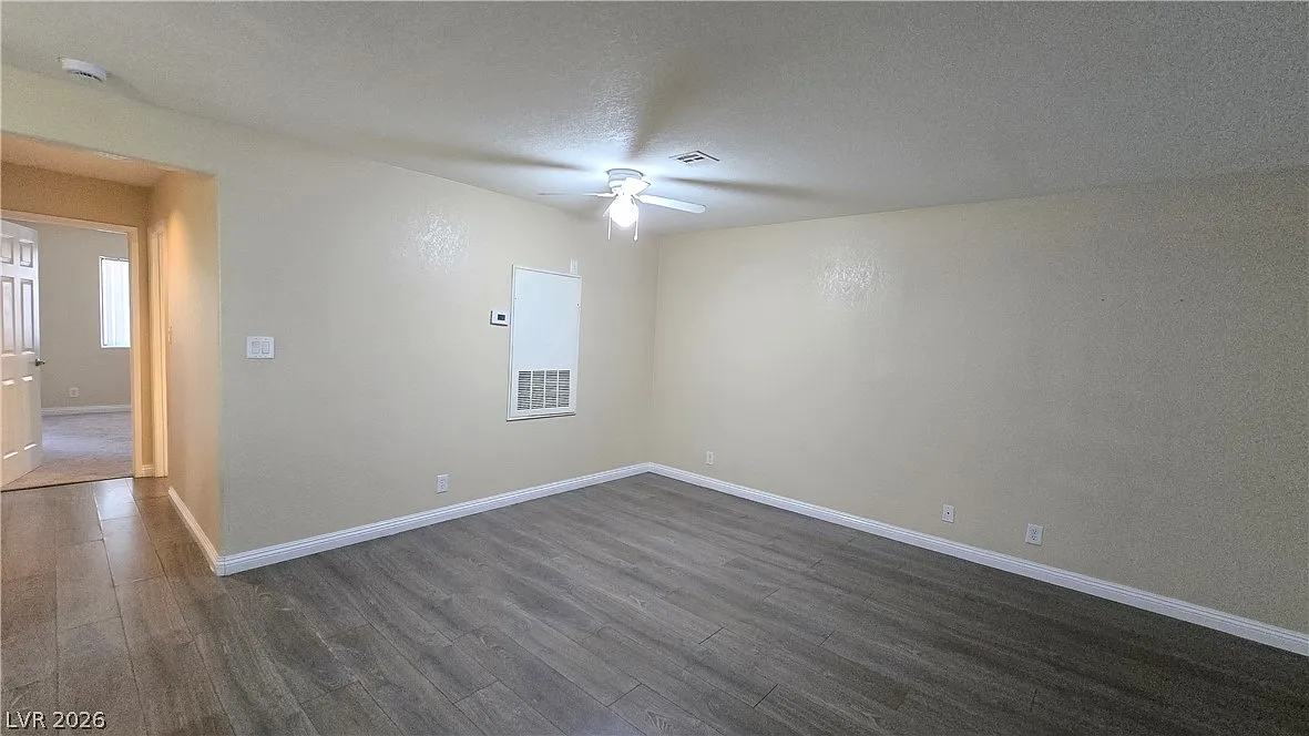 2 bed, 1.0 bath, 949 sqft, $1,295 — Photo 2
