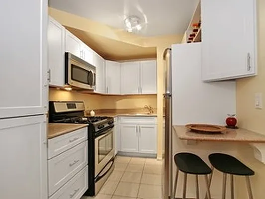 Rented by Corcoran | media 25