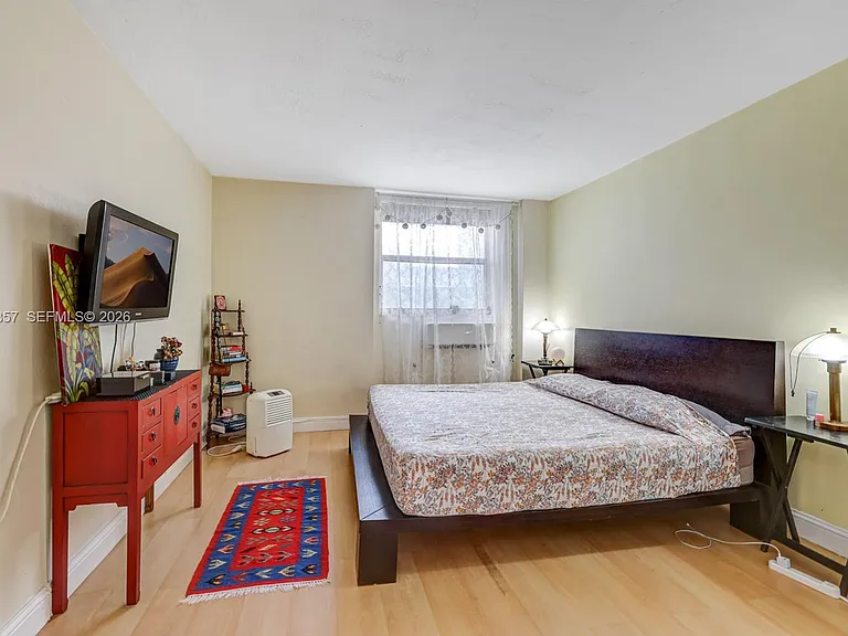 1300 Lincoln Rd #B402 — Photo 14