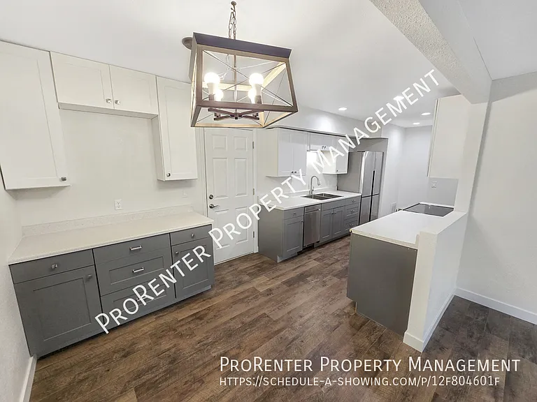 975 E Essex Court Way #3 — Photo 7