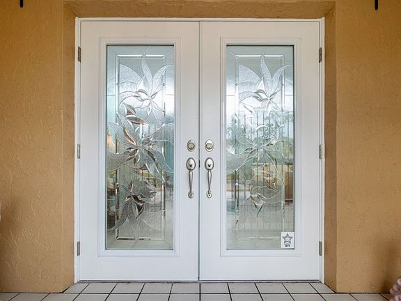 3rd image of 320 Rubens Dr