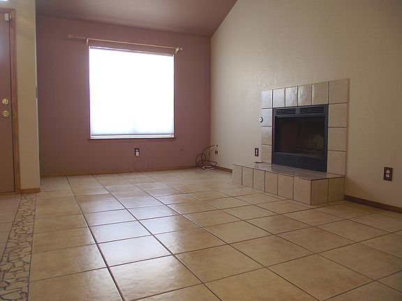 3rd image of 4605 Loma De Plata Dr
