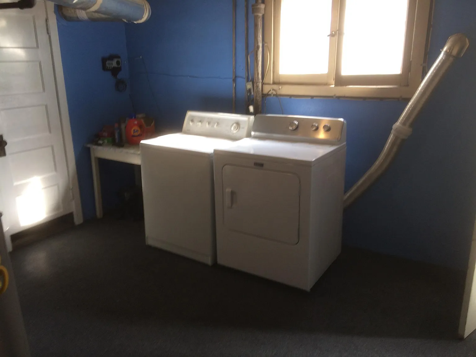 2 bed, 1000 sqft, $1,250 — Photo 2