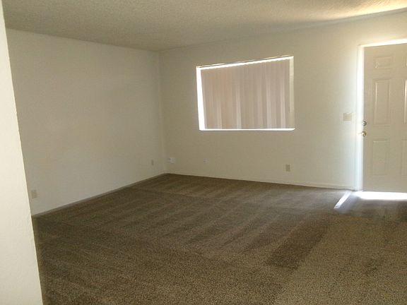 3rd image of 3044 Wentworth Dr