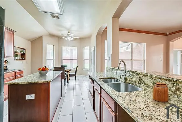 606 Primavera Dr — Photo 7