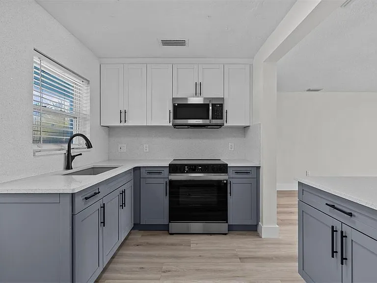 310 Westwinds Dr — Photo 16