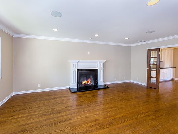 3rd image of 4423 Rockland Pl