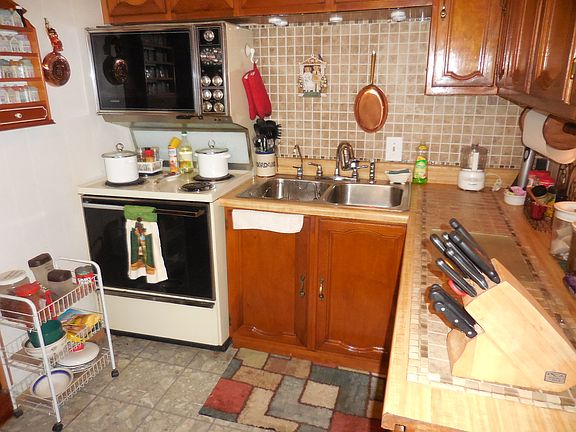 4th image of 17765 Chalet Cir #3