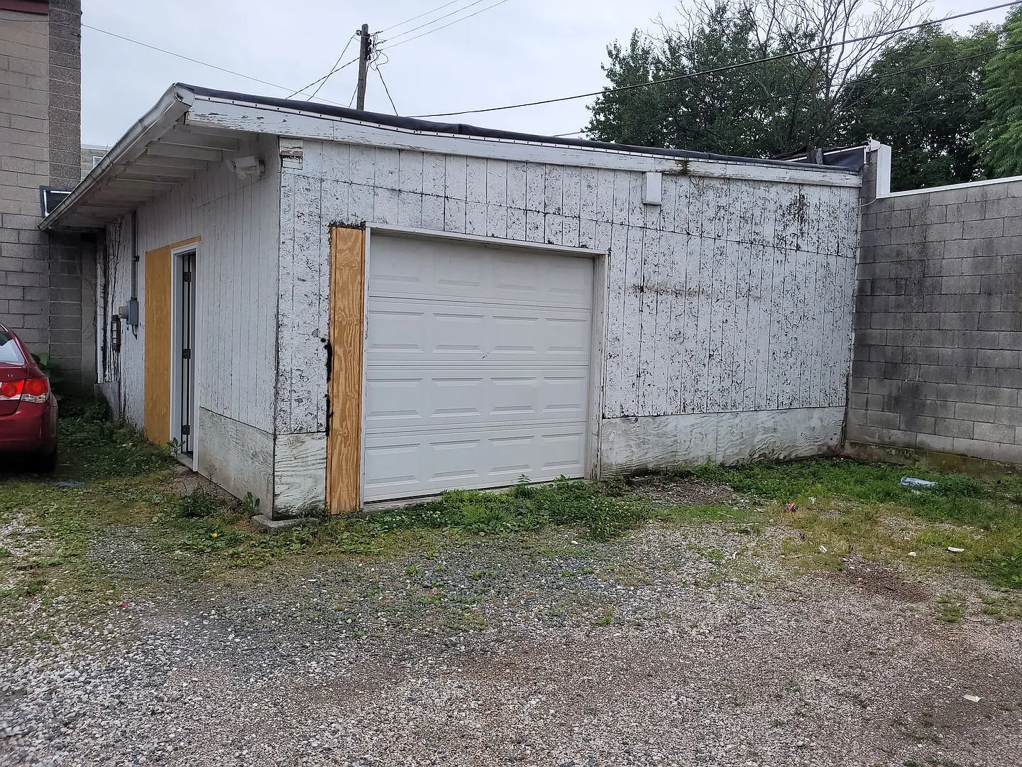 565 West Market Street — Photo 3