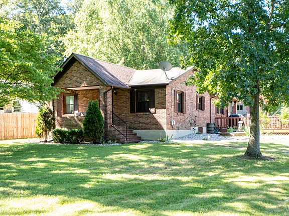 3rd image of 10008 Welch Dr