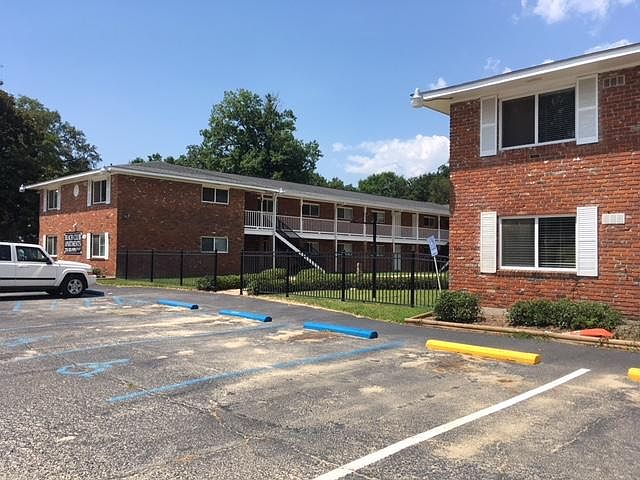 1st image of 139 McDonnell Ave APT 15