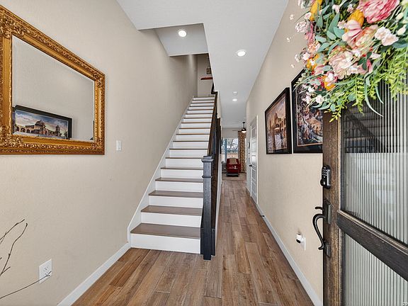 4th image of 5843 Whitby #11