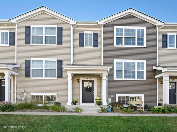 2424 Alison Ave, Pingree Grove, IL 60140
