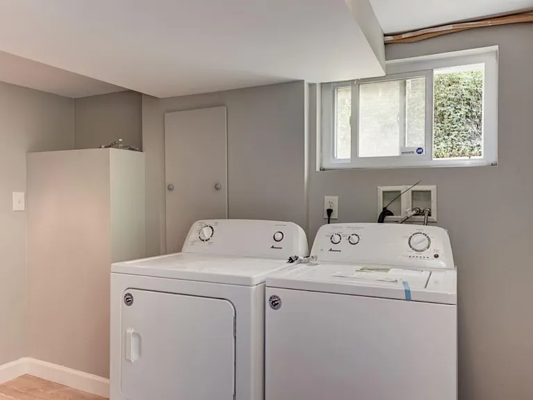 1415 Girard St NE — Photo 18